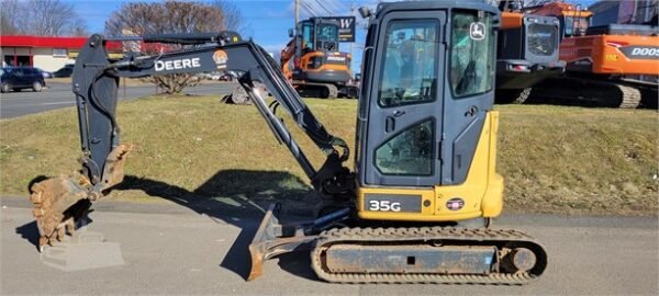 2016 DEERE 35G